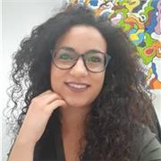 Enseignante de langues étrangères italienne donnes des cours d'italien et français